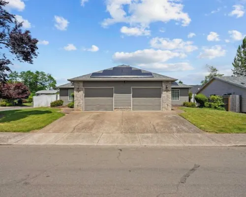 Solar Half-Plex with Chic Style in Country Glen Hotels in Keizer