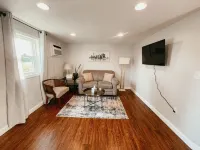 Stylish 1BR in Amish Country: Tourist Area Hotels in Hardy Township