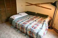 Cozy cabin in Bemidji with Sauna, Pool Table, and Lake Access