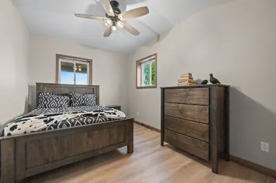 Brand New Country Rustic Barn-R&R At It's Finest! Madison Area