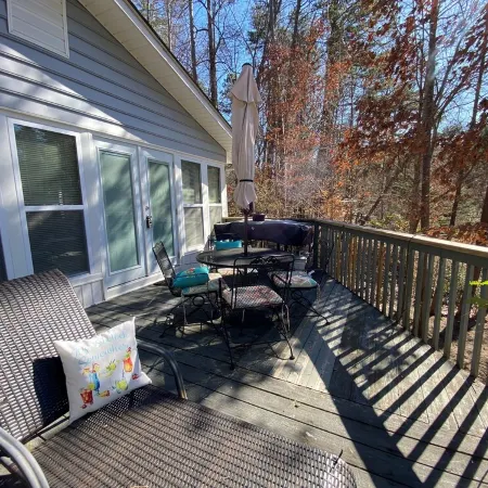 Uncork, Unwind, Relax @ this family & pet friendly Lake home #2