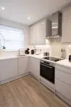 Stunning newly built harbourside 3-bed property-3 mins walk from beach and pier
