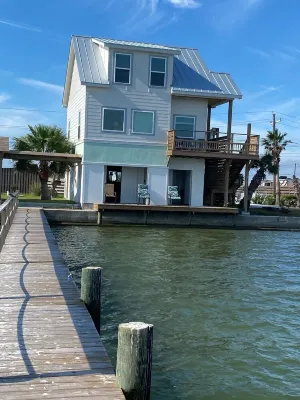 Aransas Channel Dock & Fishing Pier on Harbor Island - Wi-Fi