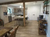 Newly remodeled townhouse with easy access to quaint, downtown Salado.