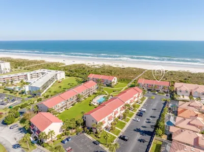 OCEANFRONT 2 bed/2.5 bath Townhouse! Pool & Tennis