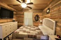 Old Mill Cabin #1 - on the Little MO River, large yard, close to Diamond Mine!