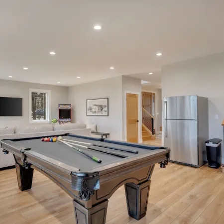 Lake Harmony Access - Swim/Beach, Arcade, Firepit, Outdoor Griddle, 8Min to Ski