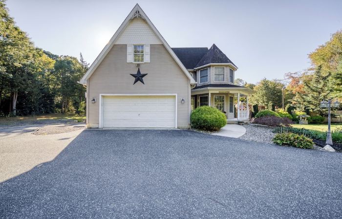 ClubDivot - A Modern Farm Style  Home with Pool and Backyard Bar