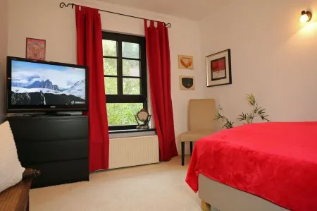 Ehemals zur Heimburg Gehörendes Kutscherhaus in Ruhiger Ortsrandlage Отели в г. Нидерхаймбах