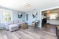 Escape to Onset - Updated cottage close to beaches and boating Hotels in Wareham