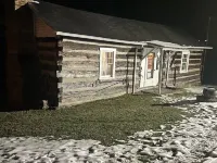 Rustic Cabin minutes from New River Gorge National Park and downtown Oak Hill. Hotels in Plateau
