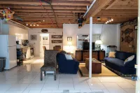 New to VRBO! 2/1 Mid Island Apartment, Sleeps 5