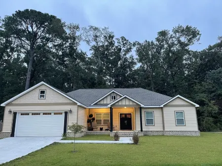 NEW Home! NEAR Tanger Outlet, Dwtn SAV, NEW Enmarket Arena, & Tybee Beach