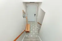 Modern Boho Townhome w/Hidden Reading Nook Near Downtown Des Moines! Hotels near Des Moines International Airport