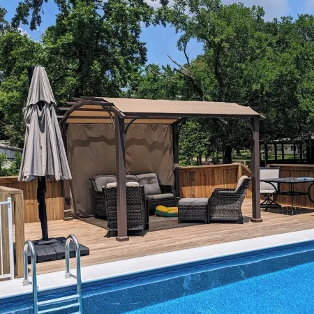 Cozy Barn w/ Pool Access and Near Lake Conroe