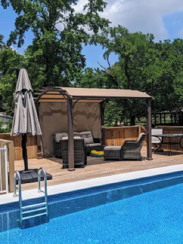 Cozy Barn w/ Pool Access and Near Lake Conroe