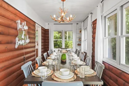 Large Waterfront Cabin W/ Browns Lake Access- EV Charger + Peloton + Prvt Pier