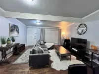 Charming 3-bedroom house with AC and in peaceful city Des Moines near the Marina