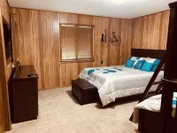 The Bear Slumbers in Big Bear, spa, WiFi, foosball, pool/ping-pong Hotels near Big Bear City Park