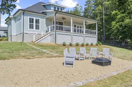 It's Shore To Be A Lake Day - Brand New Beautifully Decorated Lake Home