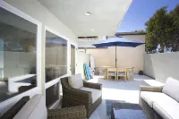 RIGHT Across the Street from the Beach! DEL MAR BEACH COLONY WALK TO ALL!