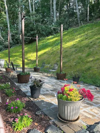 Cottage on 7 acres between West Jefferson and Boone. Pet Friendly HighSpeed Int Отели в г. Пайн Суомп