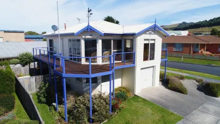 Ocean View Family Retreat Отели рядом с достопримечательностью «APOLLO BAY SCENIC REST»