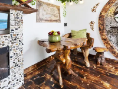 Hobbit House - Couples Hideaway Hotels in Fairview