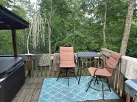 Comfy cabin near hocking hills with hidden spare bedroom, pet friendly