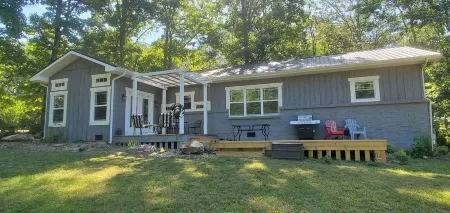 Peaceful Mountaintop Cottage
