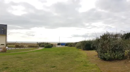 Beautiful newly furnished beachfront apartment