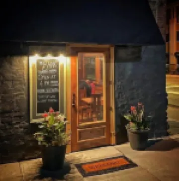 Penthouse 105-Heart of Downtown