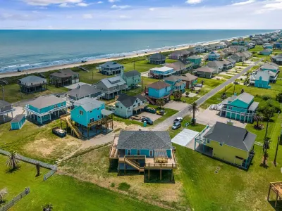 Spring Break Family Time Crystal Beach Sleep 12 King Queen Beds Beach 5min Walk!
