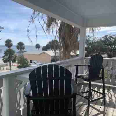 Sailor's Choice - NON SMOKING Apartment in Downtown Cedar Key with Gulf Views! Others