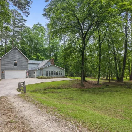 7 acre prvt estate, boat, pond, 16' Movie, Fishing