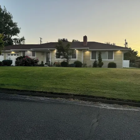 Desert Oasis with in ground pool, 4 bedrooms, 3 baths in the heart of Yakima!