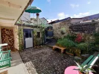 Casa D'arte in den Bergen am Ortasee - bis 16 Personen Hotels near Conca D'Oro Camping & Lodge