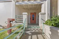 Strandcastle Beach House - Oceanfront! - You're right on the sand!