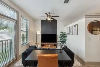 Modern Uptown Gem. Free Parking.