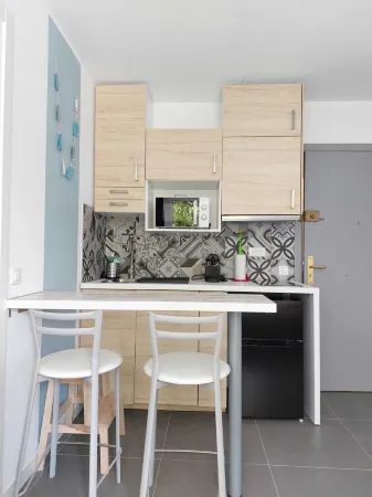 Gloria Maris Apartment Отели рядом с достопримечательностью «Музей Жана Кокто - Коллекция Северина Вундермана»