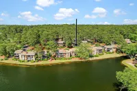 Lakefront Pinehurst Condo 2BD/2BA - Swimmingpools