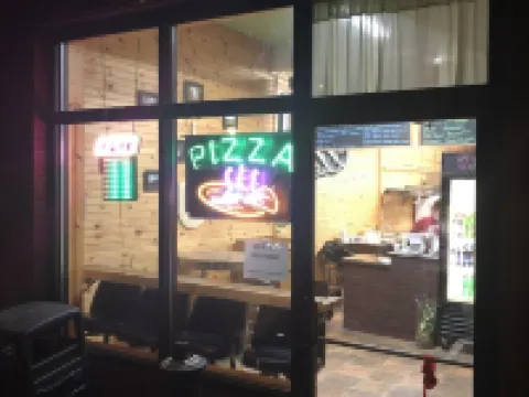 Close to everything! Hotels in Izard County