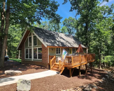 Make "The Pistachio Nut" Your Summer Getaway!!! Hotels in McGaheysville