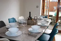 Luxury modern home in the centre of the picturesque town of Llanbedr, Harlech. Hotels in Llanbedr