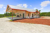 Diamond K Lodge in the Hill Country Near Glen Rose, Texas. - 4-Star