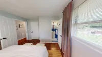 Entire Cottage at PNF with Bike storage
