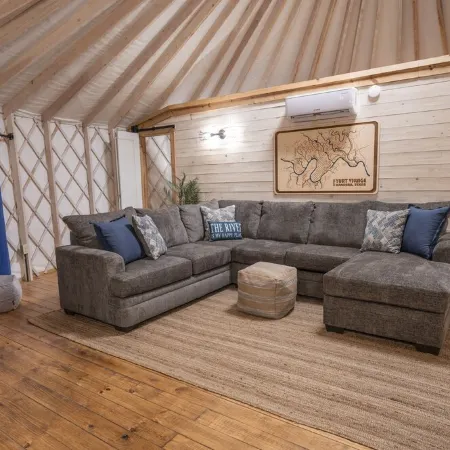 Blue Jay Yurt/Private Hot Tub/Cold A/C!! /River Access/Close to Town!