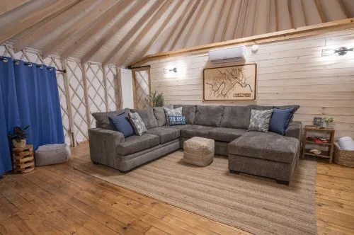 Discounted -Hot Tub Not Working- Blue Jay Yurt/Cold A/C!! /Medina River Access