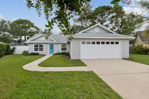 Pool/Heated Spa, Pool Bar, Bikes, 3 min to Beach and 10 min to Town, Golf Cart!