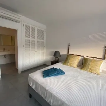 Spacious apartment with large terrace and summer kitchen